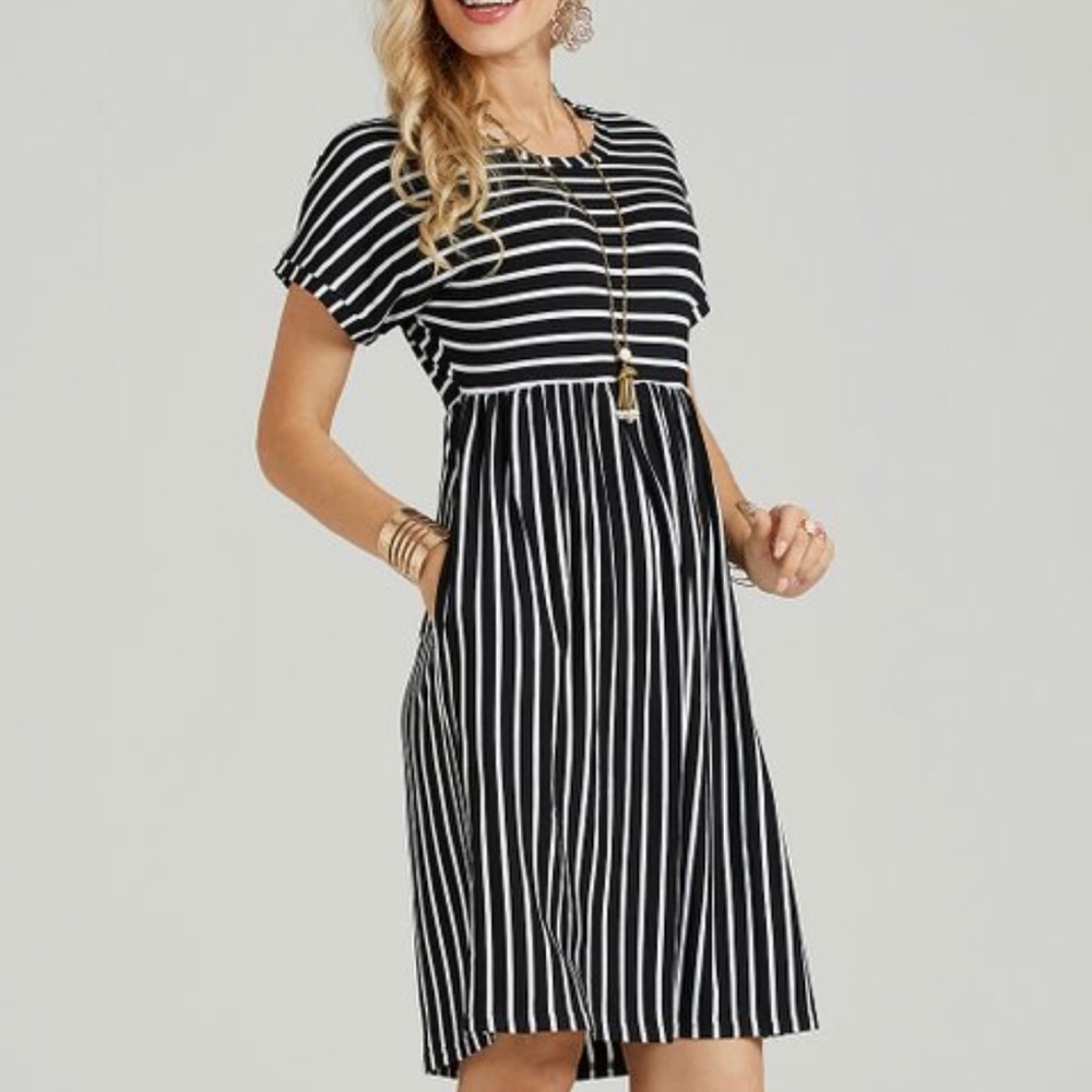 Black & White Stripe Pocket Empire Waist Dress - B3